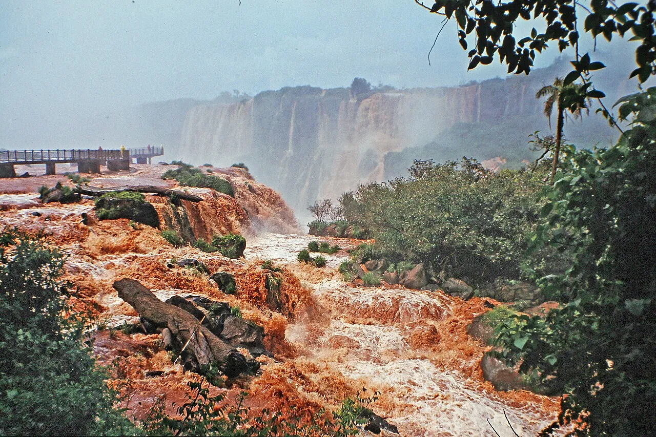 Passarela sobre a Garganta do Diabo