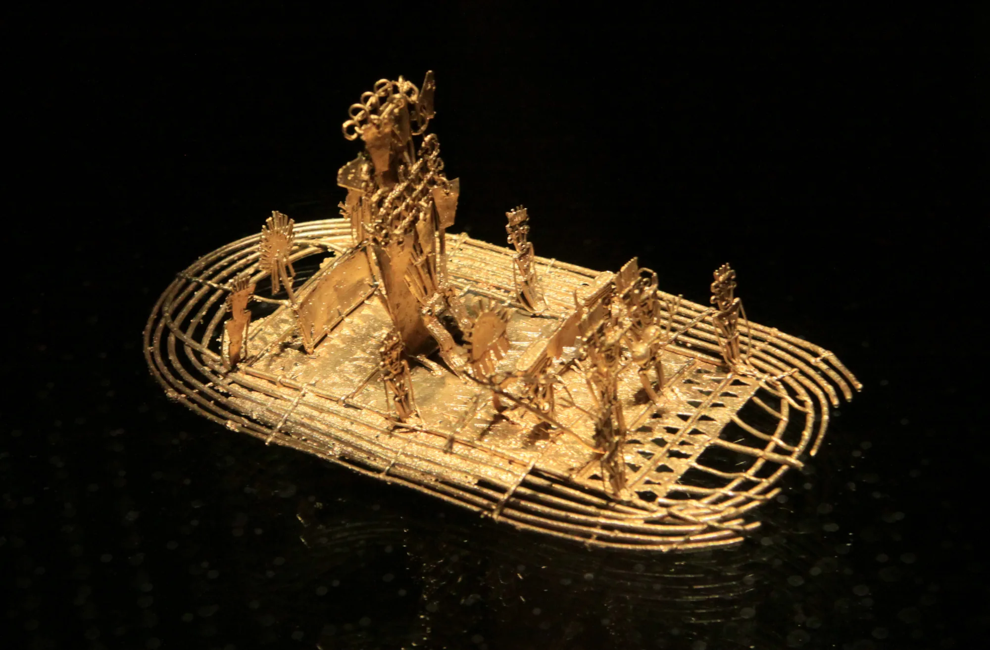 A Balsa Muisca sobre fundo negro